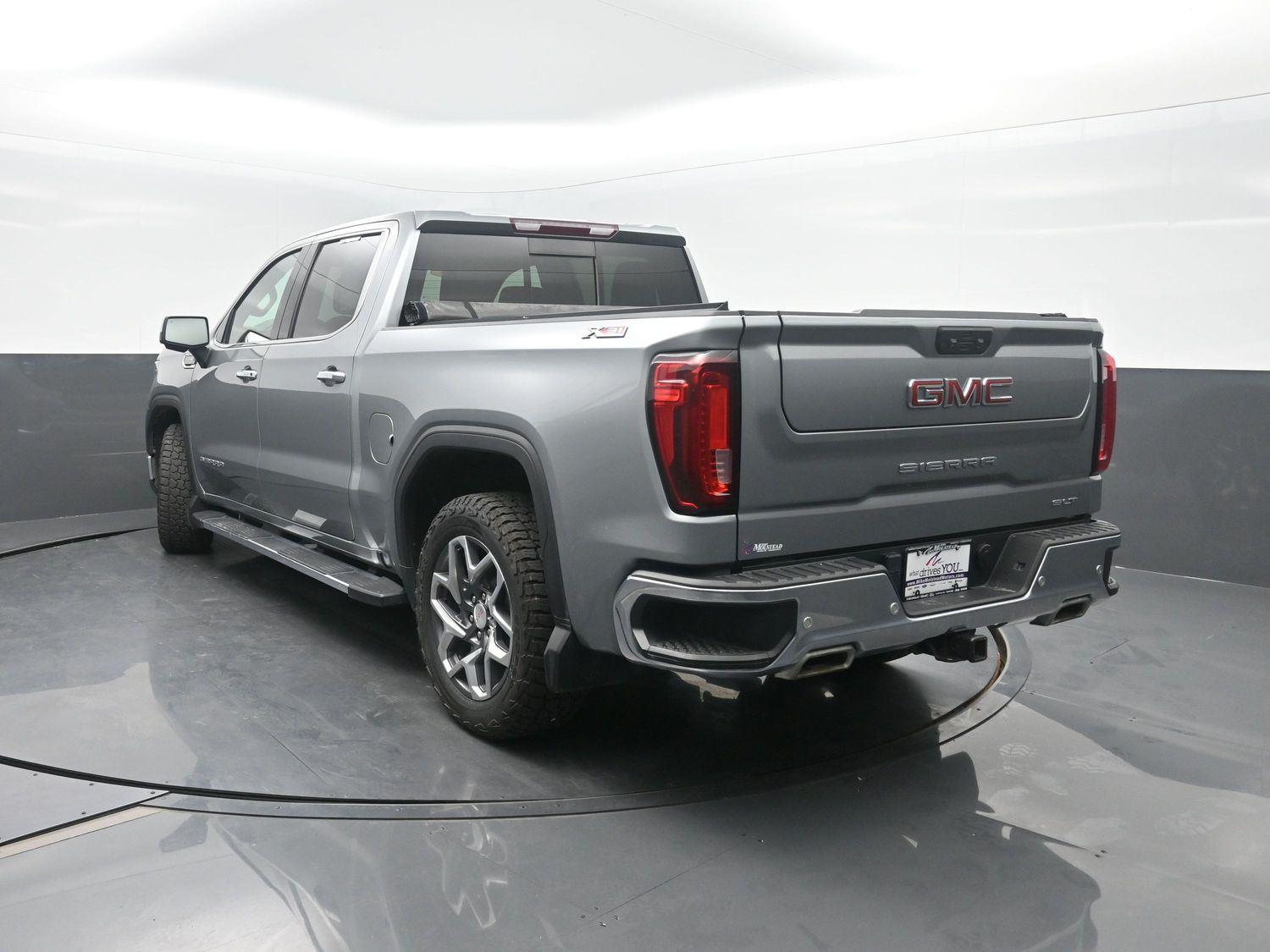 Used 2023 SILVER GMC  image 50