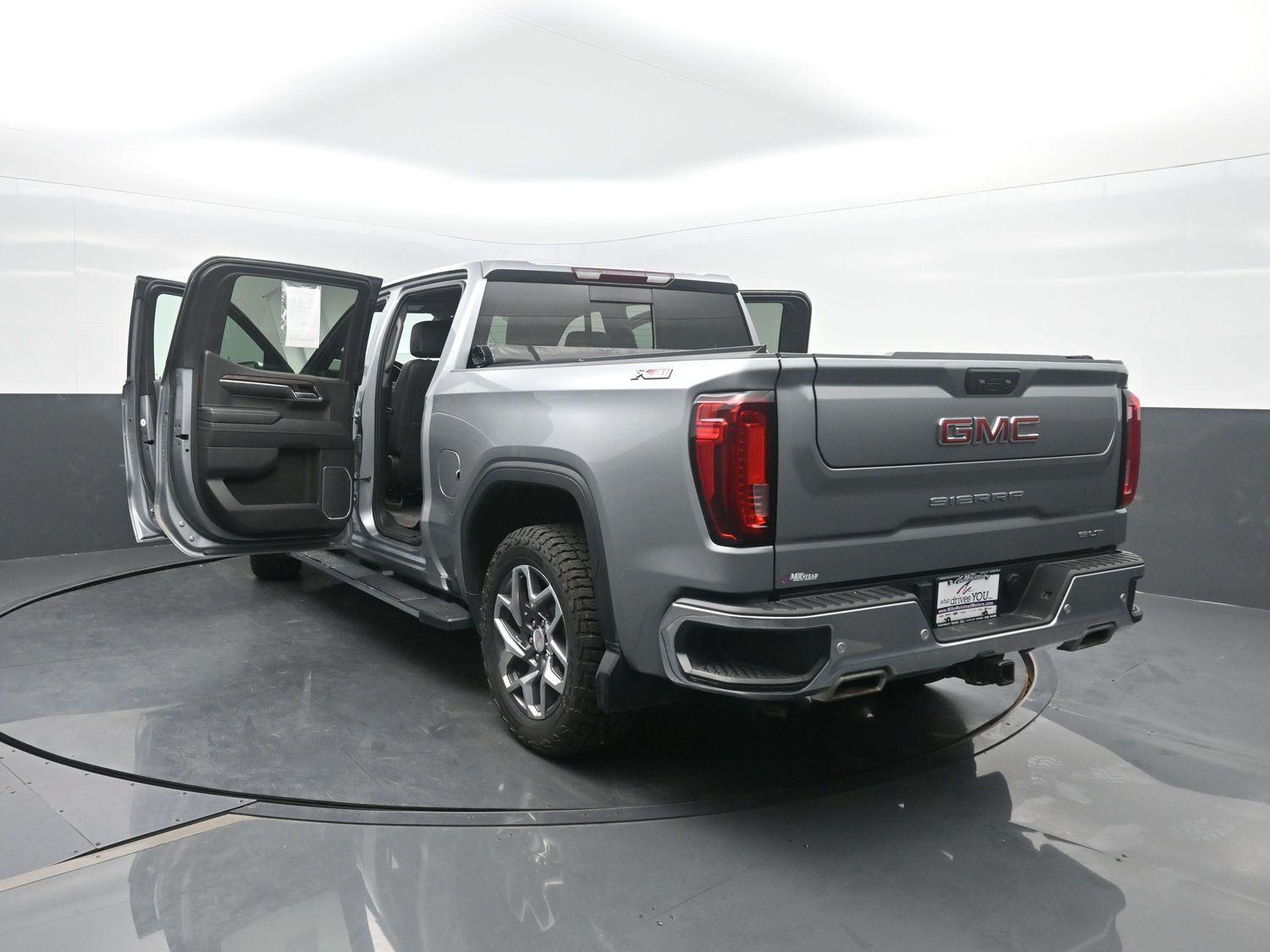 Used 2023 SILVER GMC  image 53