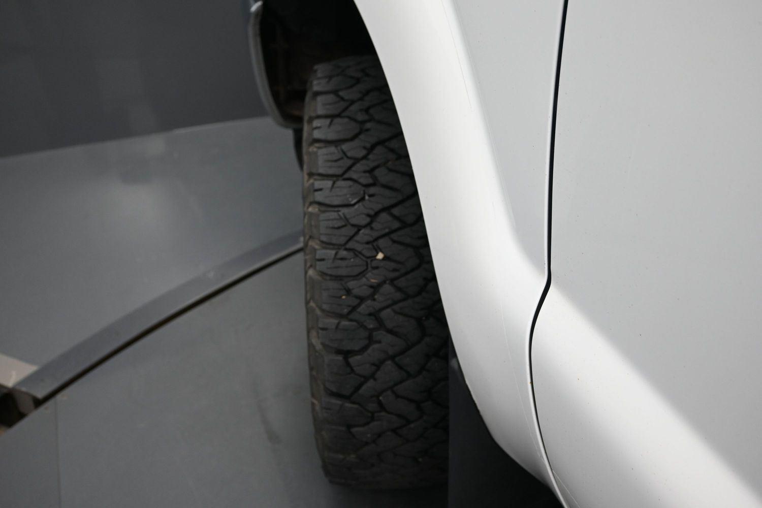 Used 2015 Oxford White FORD  image 5