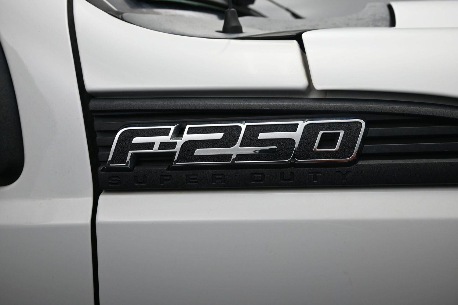 Used 2015 Oxford White FORD  image 6
