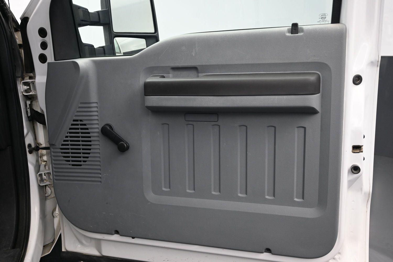 Used 2015 Oxford White FORD  image 8