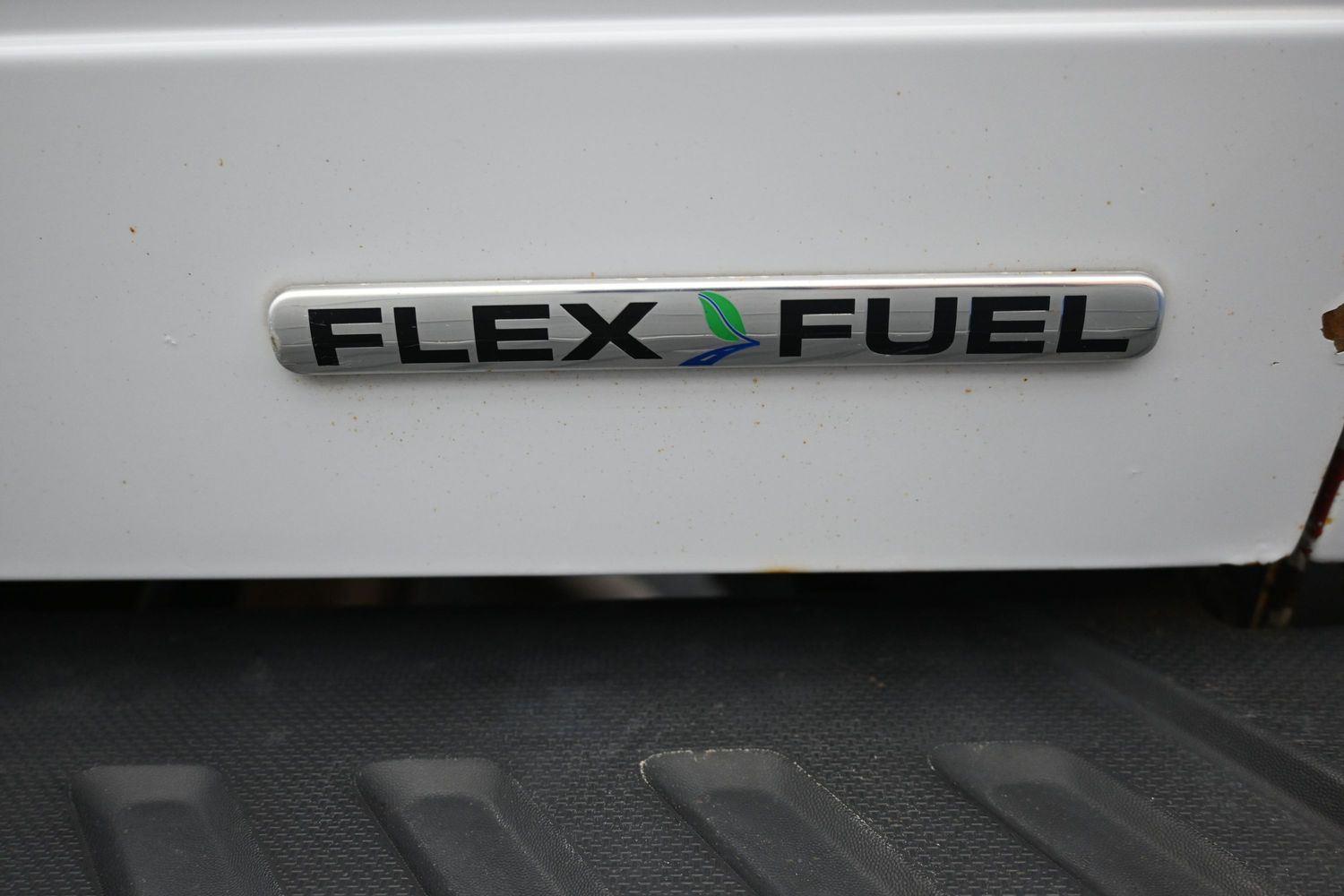 Used 2015 Oxford White FORD  image 11