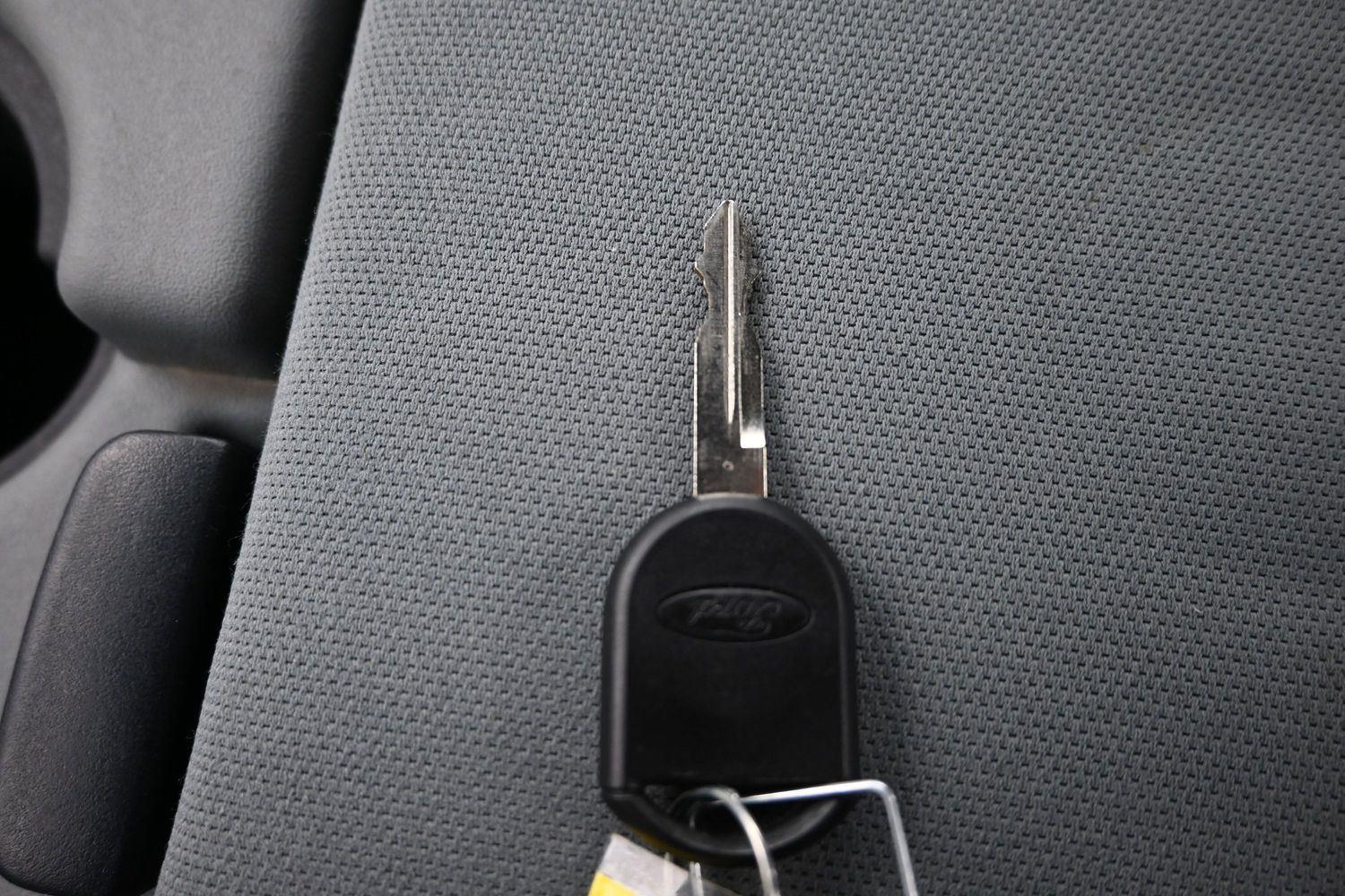 Used 2015 Oxford White FORD  image 21