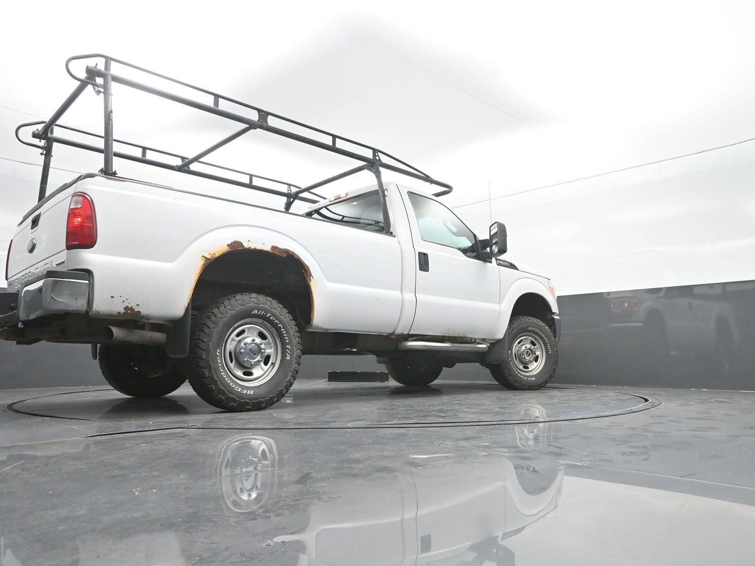 Used 2015 Oxford White FORD  image 23