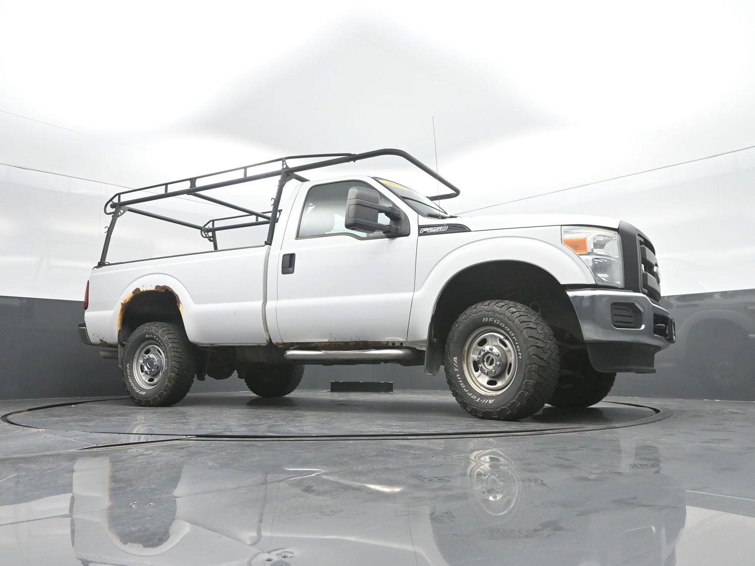Used 2015 Oxford White FORD  image 24