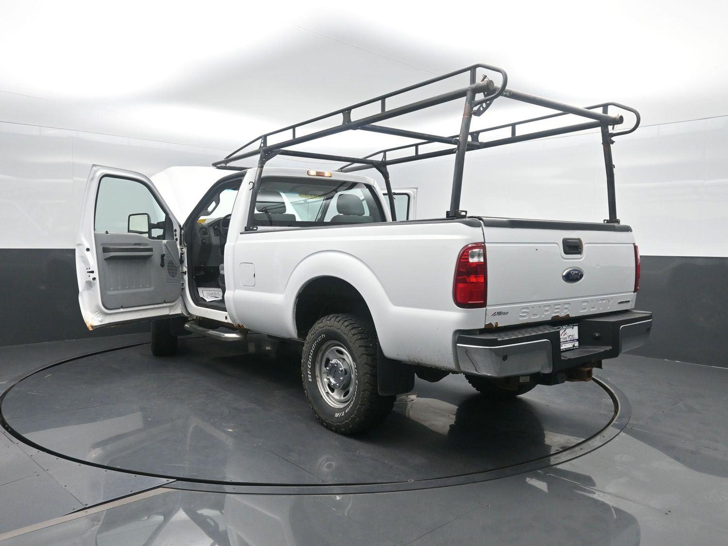 Used 2015 Oxford White FORD  image 35