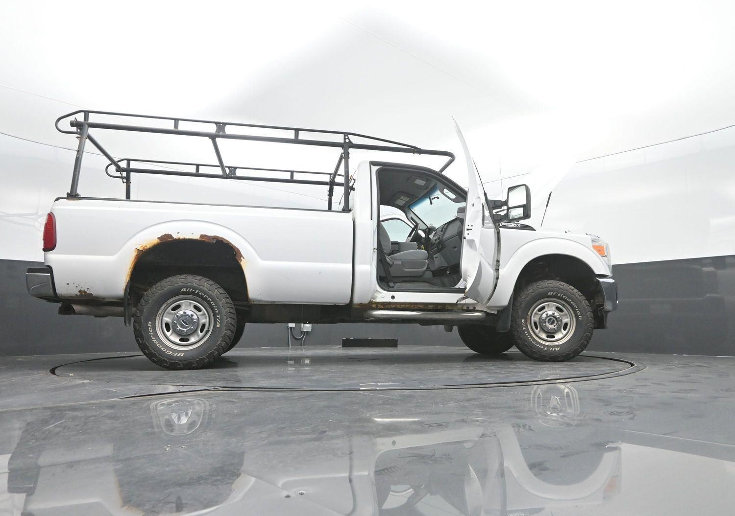 Used 2015 Oxford White FORD  image 40