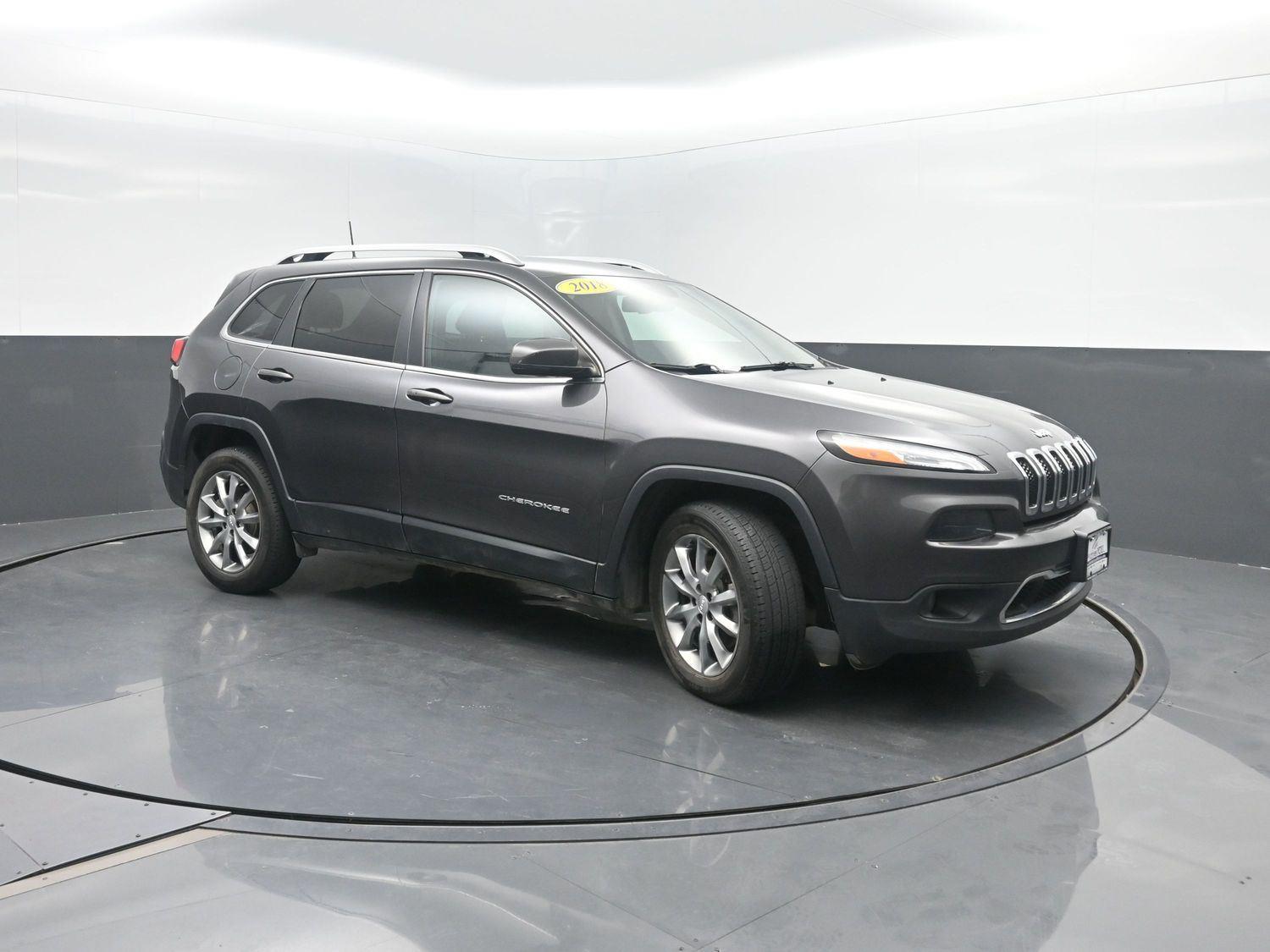 Used 2018 Granite Crystal Metallic Clearcoat Jeep Limited image 4