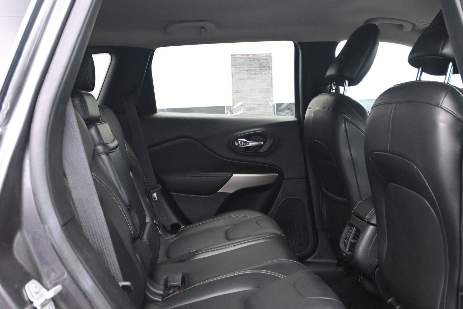 Used 2018 Granite Crystal Metallic Clearcoat Jeep Limited image 11