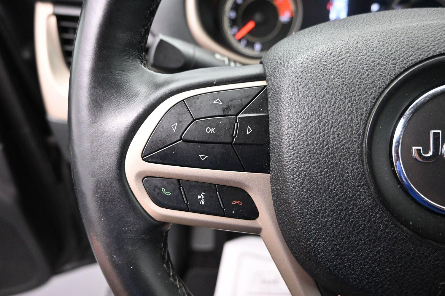 Used 2018 Granite Crystal Metallic Clearcoat Jeep Limited image 21