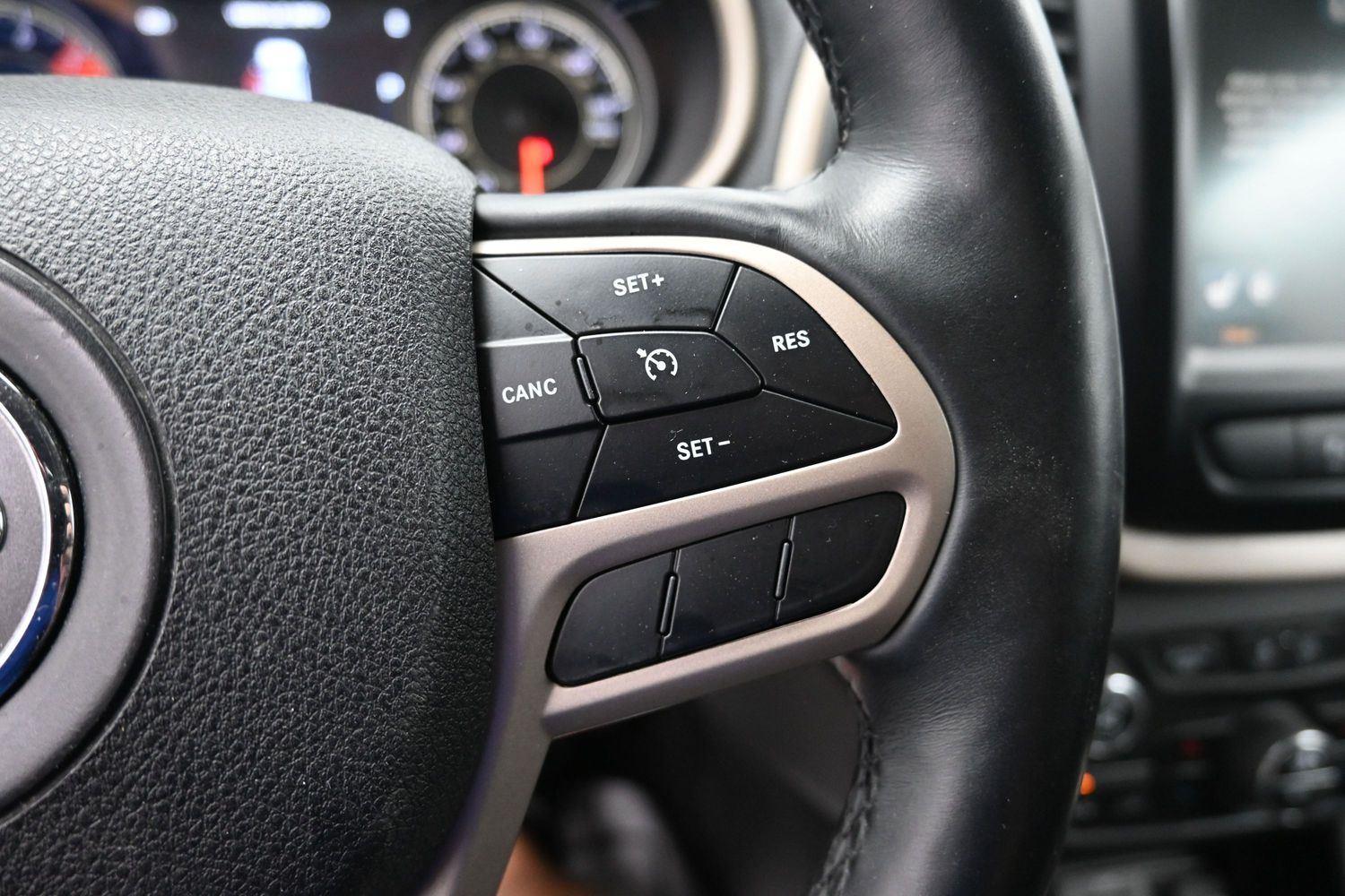 Used 2018 Granite Crystal Metallic Clearcoat Jeep Limited image 22