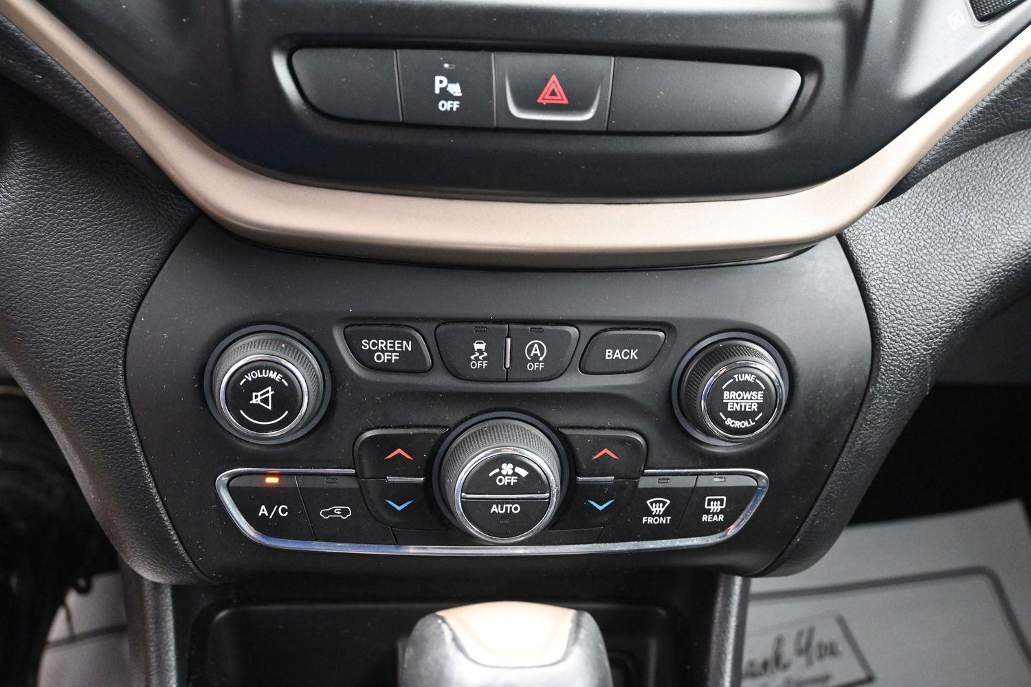 Used 2018 Granite Crystal Metallic Clearcoat Jeep Limited image 27