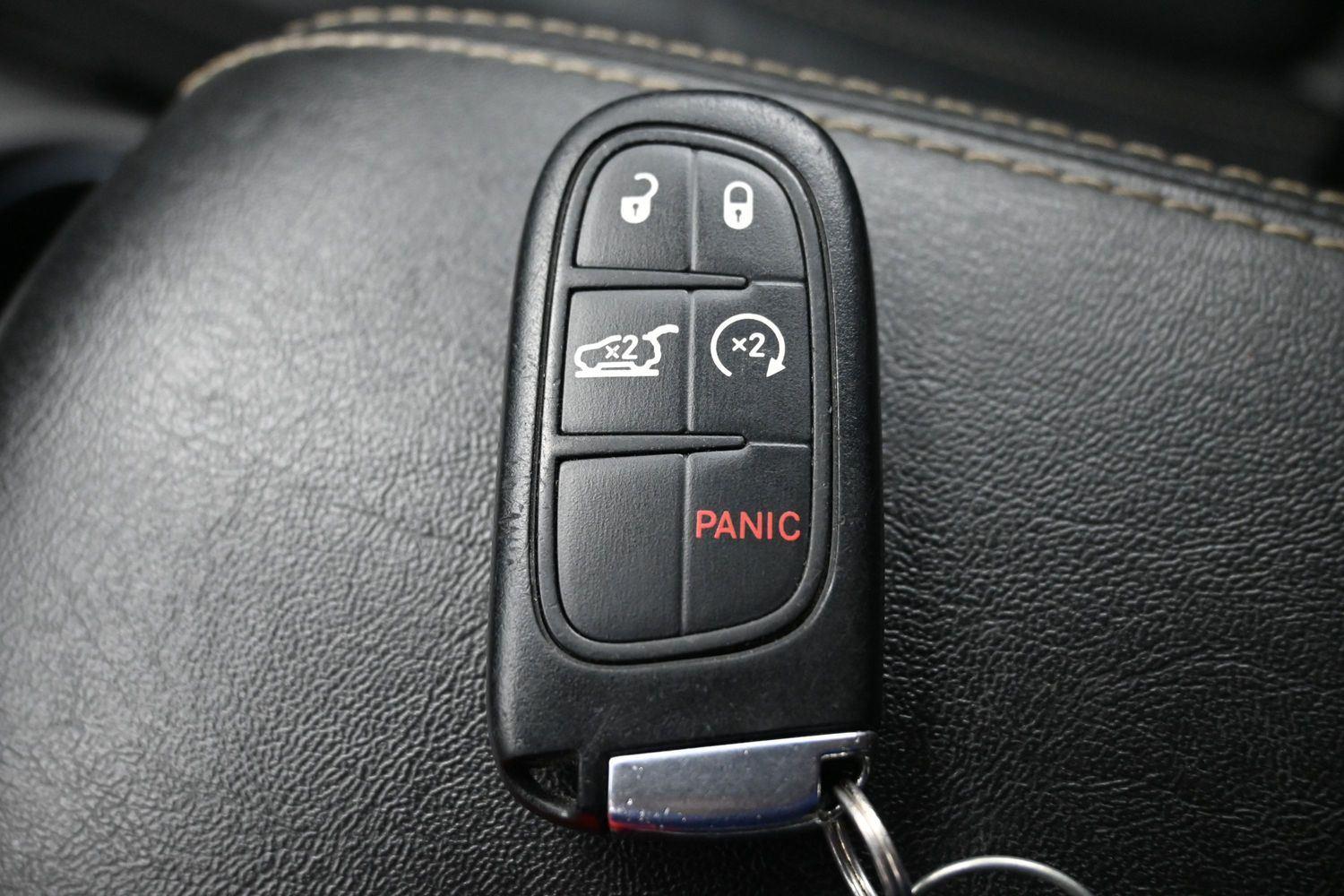 Used 2018 Granite Crystal Metallic Clearcoat Jeep Limited image 30