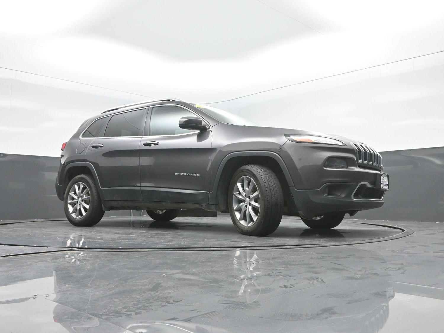 Used 2018 Granite Crystal Metallic Clearcoat Jeep Limited image 33