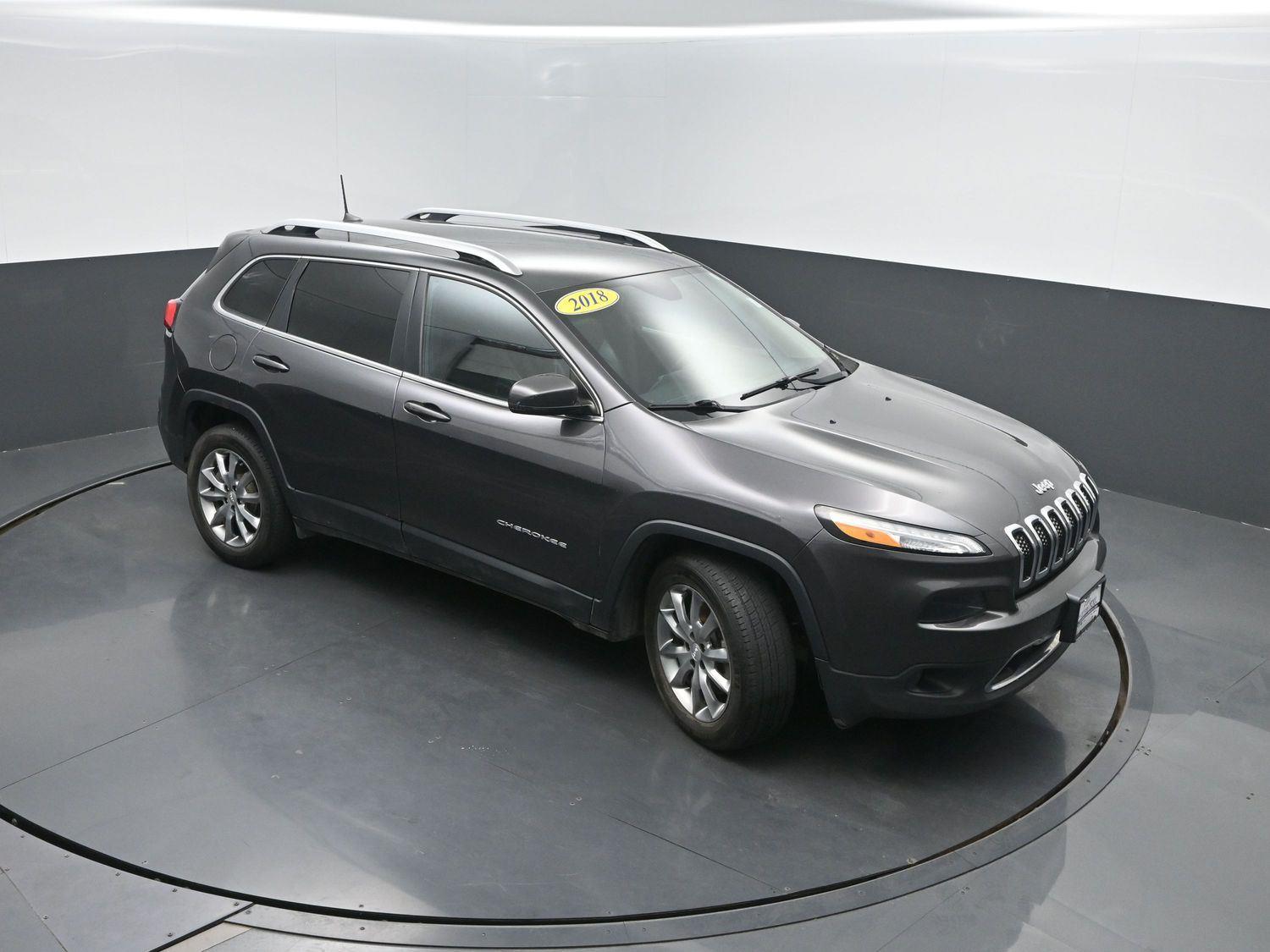 Used 2018 Granite Crystal Metallic Clearcoat Jeep Limited image 37