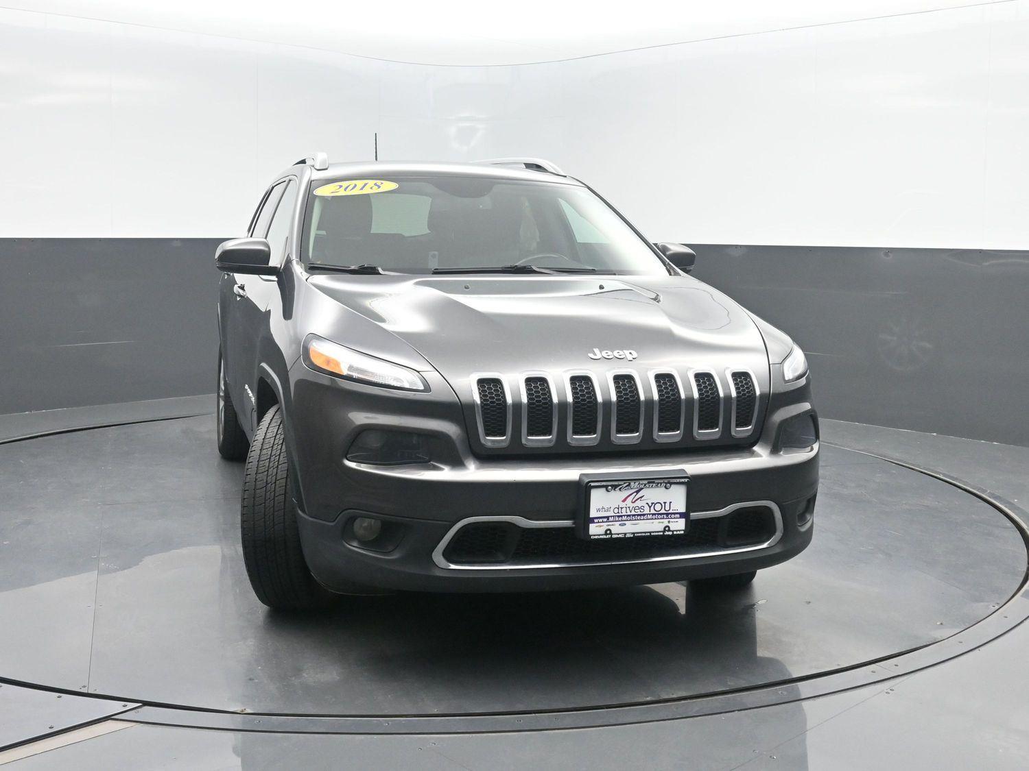 Used 2018 Granite Crystal Metallic Clearcoat Jeep Limited image 40