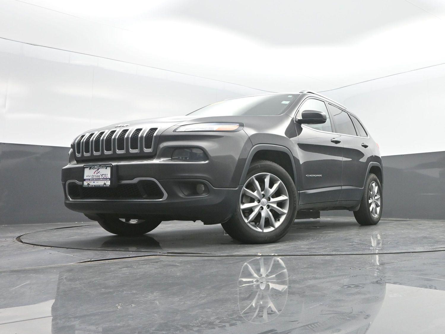 Used 2018 Granite Crystal Metallic Clearcoat Jeep Limited image 42