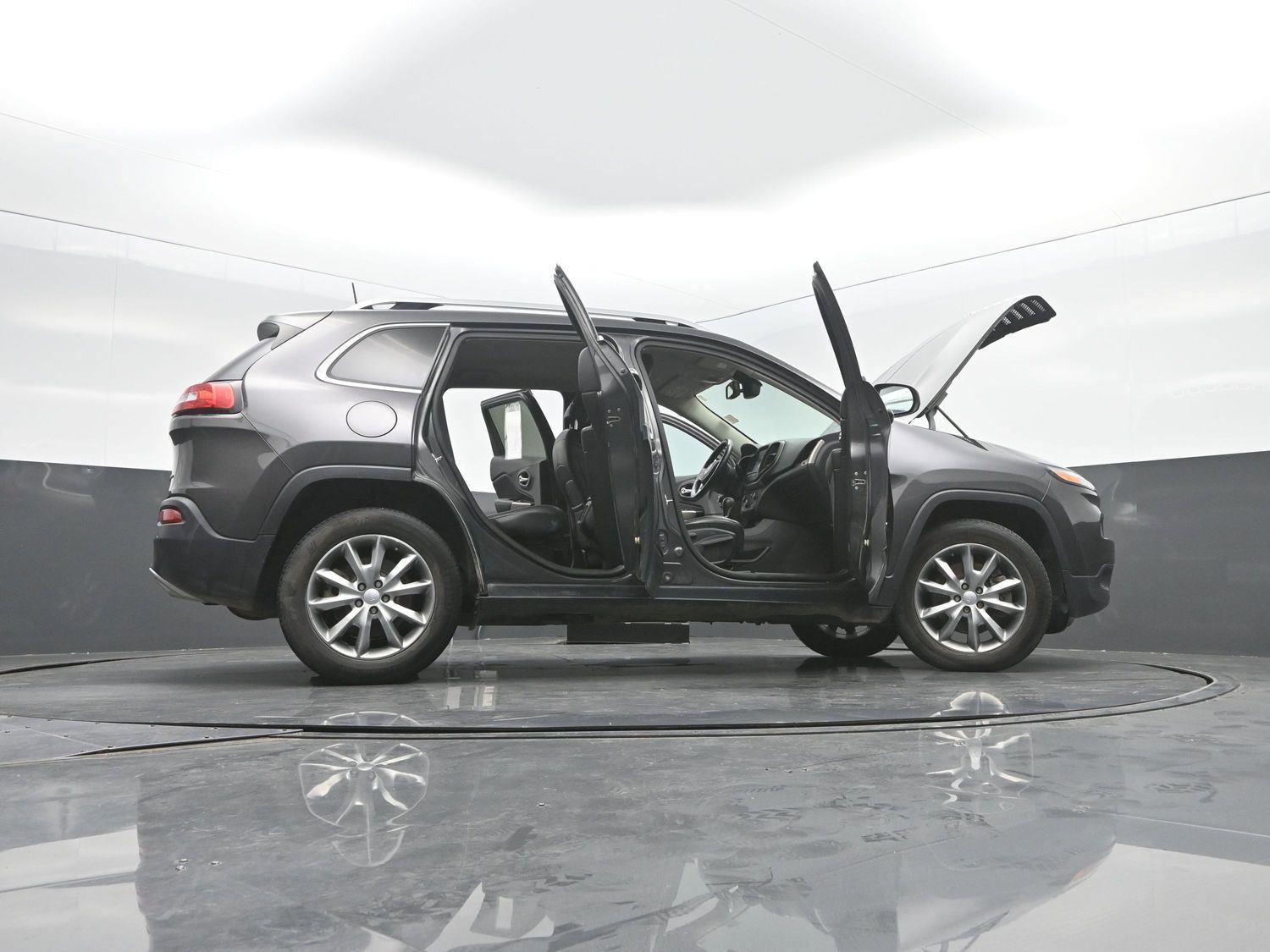 Used 2018 Granite Crystal Metallic Clearcoat Jeep Limited image 49