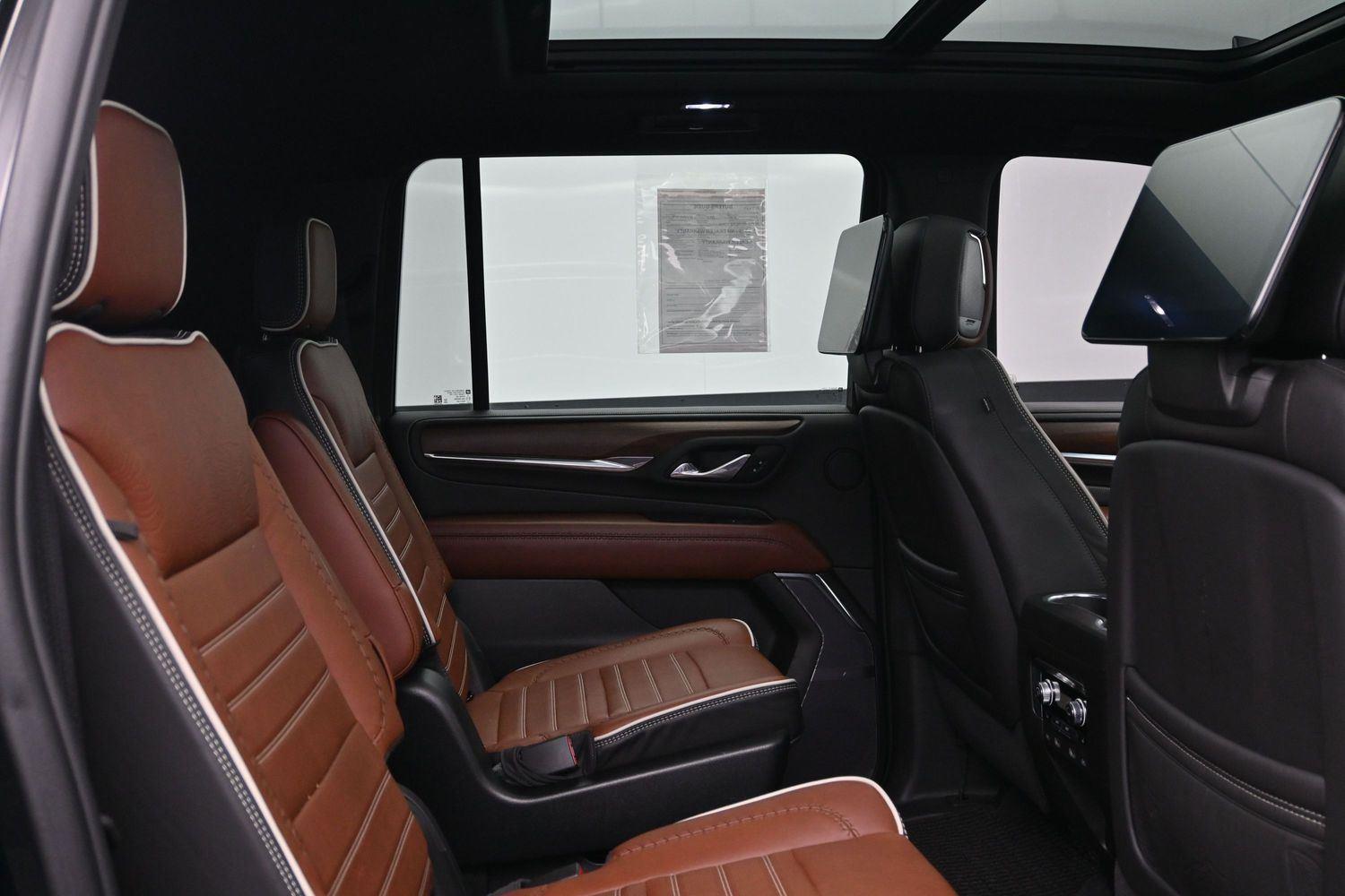 Used 2023 Onyx Black GMC Denali Ultimate image 15