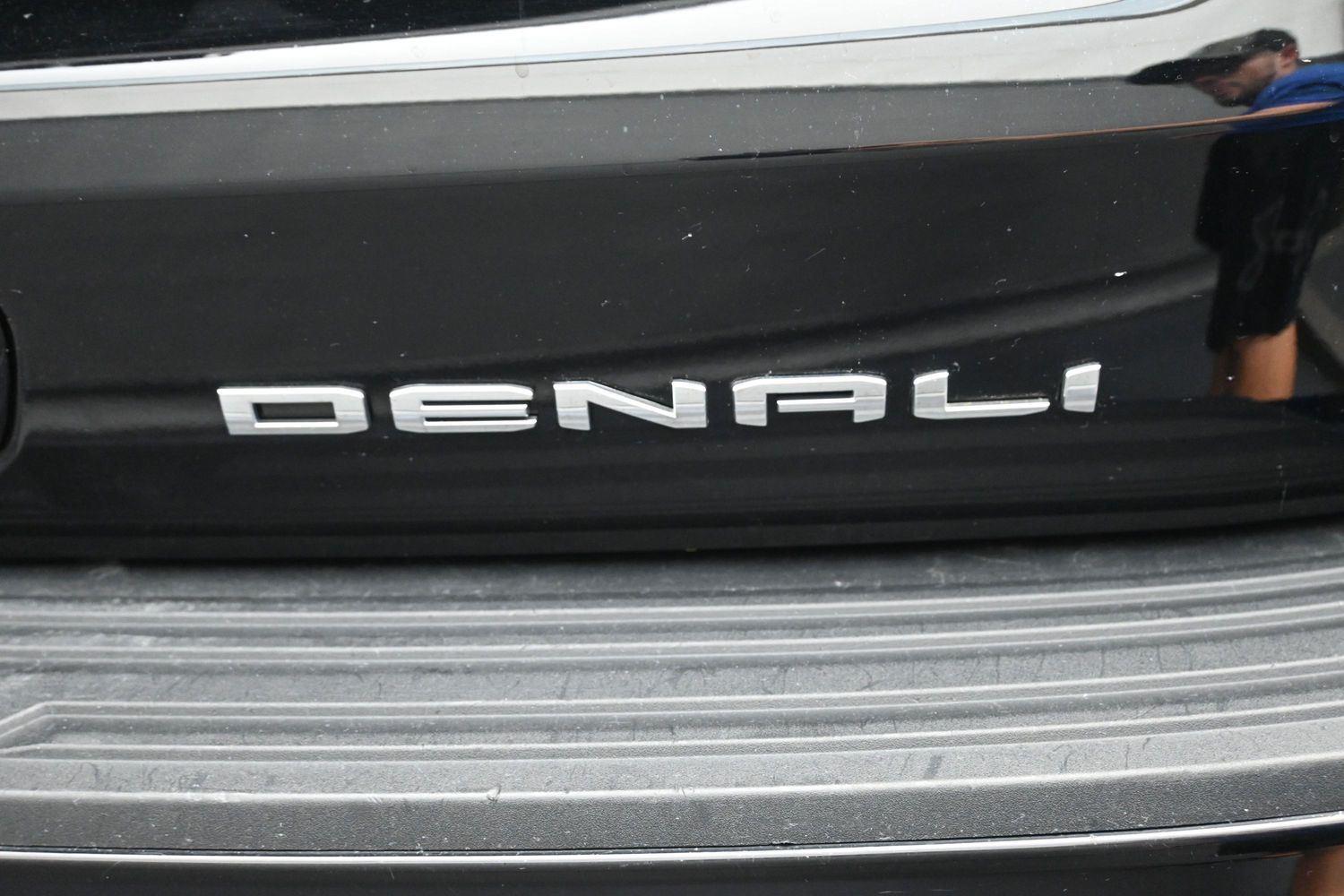 Used 2023 Onyx Black GMC Denali Ultimate image 20