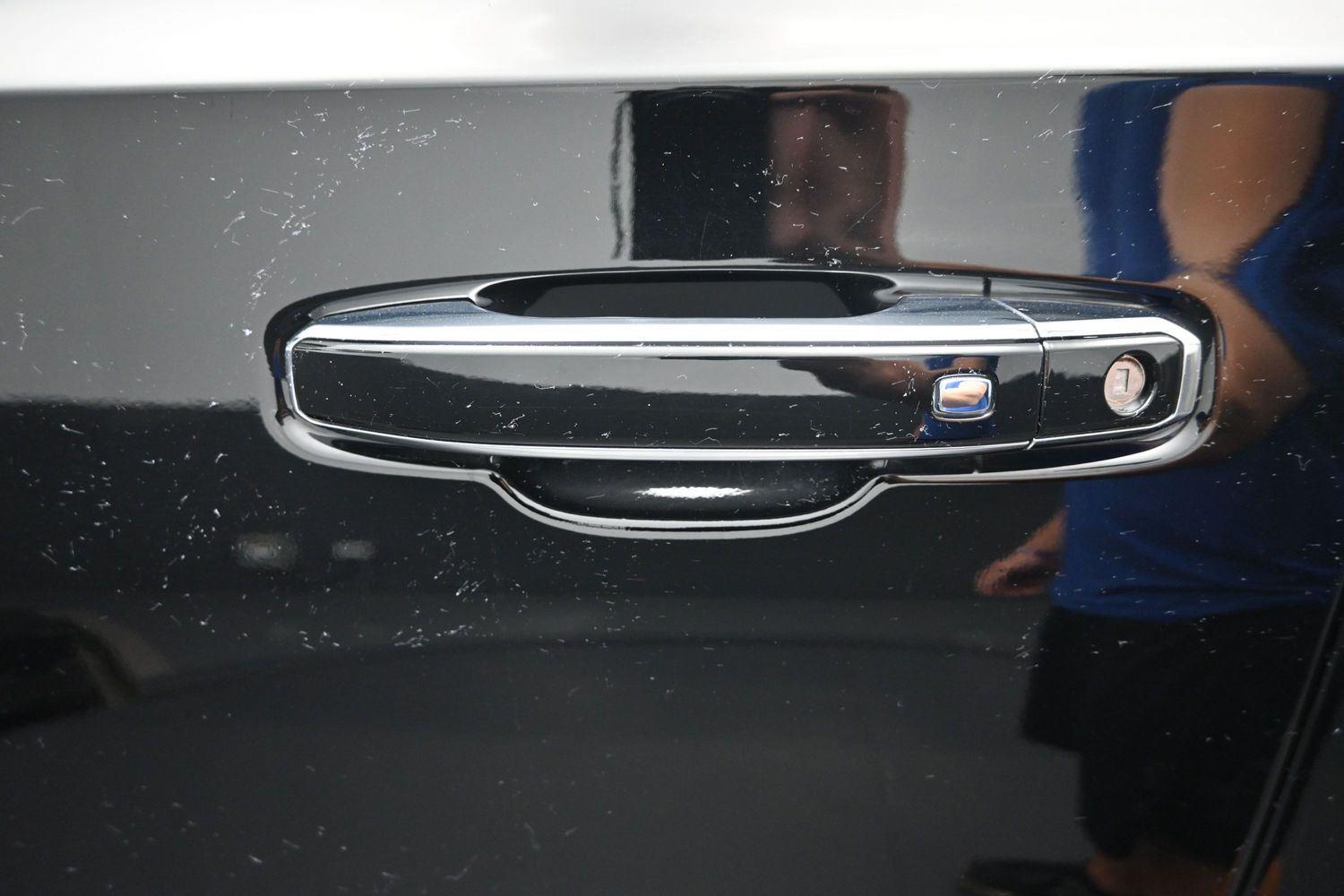 Used 2023 Onyx Black GMC Denali Ultimate image 24