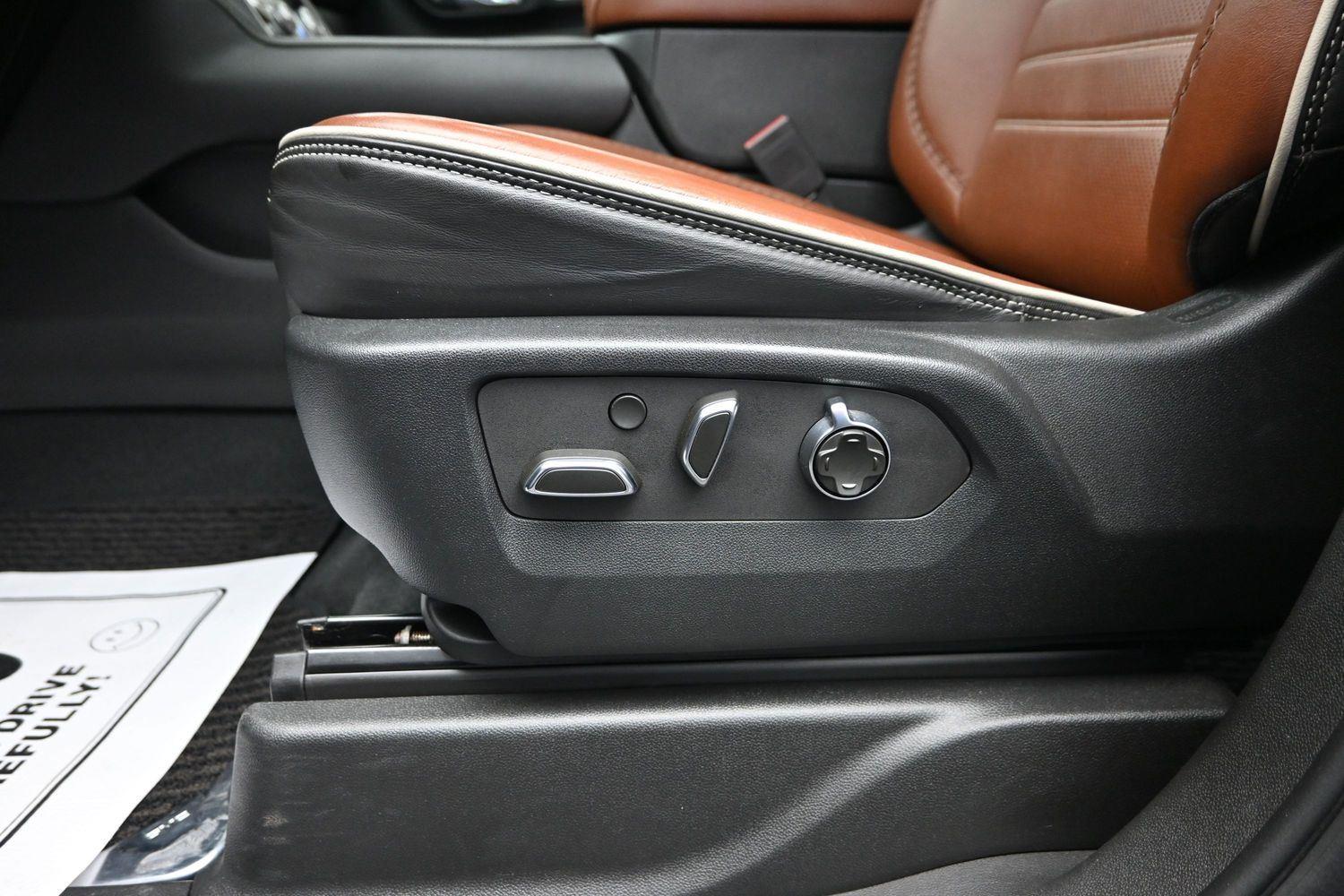 Used 2023 Onyx Black GMC Denali Ultimate image 27