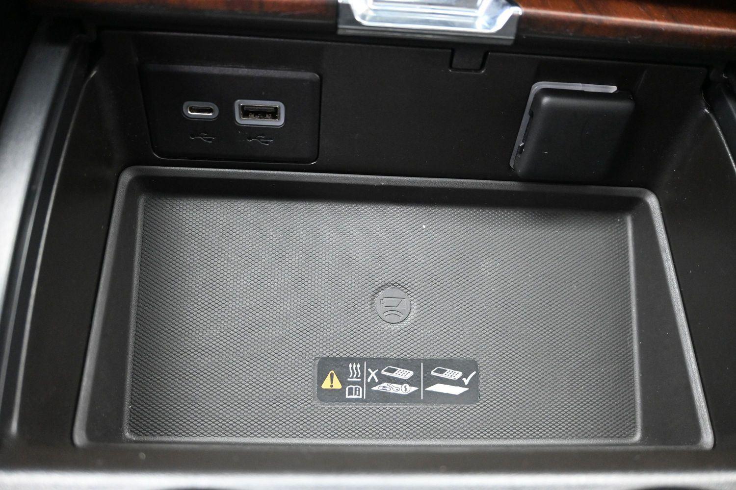 Used 2023 Onyx Black GMC Denali Ultimate image 38