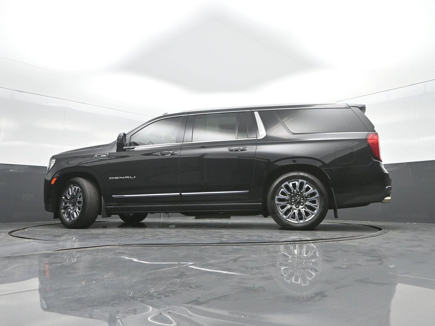 Used 2023 Onyx Black GMC Denali Ultimate image 42