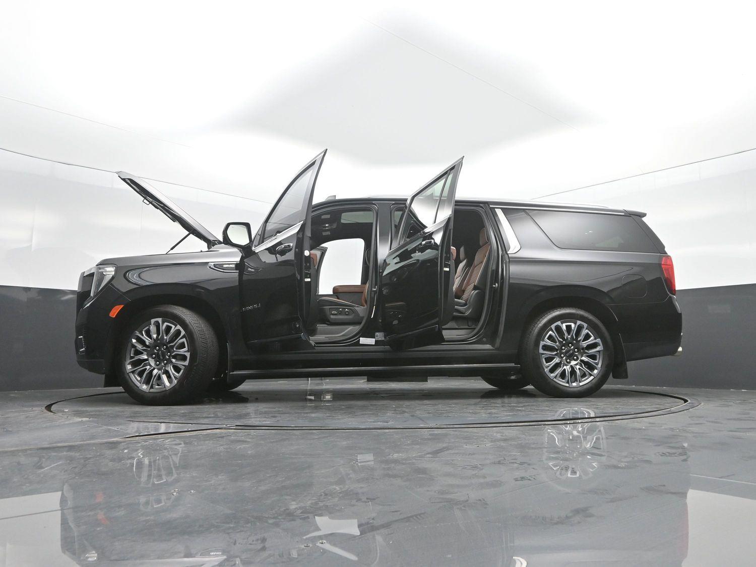 Used 2023 Onyx Black GMC Denali Ultimate image 59