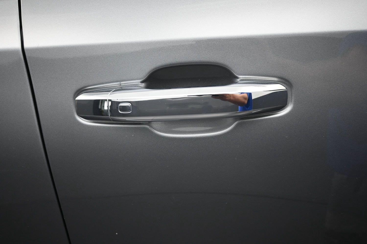 Used 2019 Satin Steel Metallic GMC SLT image 8