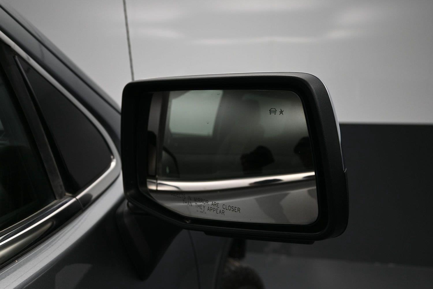 Used 2019 Satin Steel Metallic GMC SLT image 9