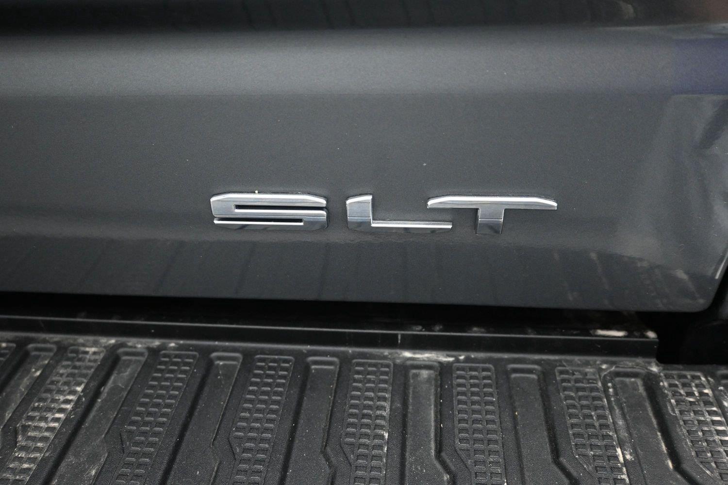 Used 2019 Satin Steel Metallic GMC SLT image 17