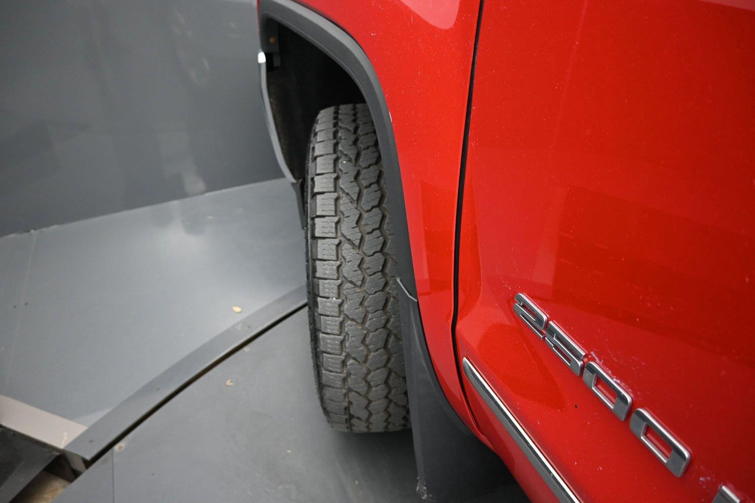 Used 2015 Fire Red GMC SLT image 5