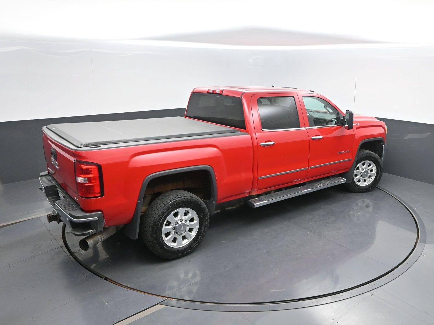 Used 2015 Fire Red GMC SLT image 40