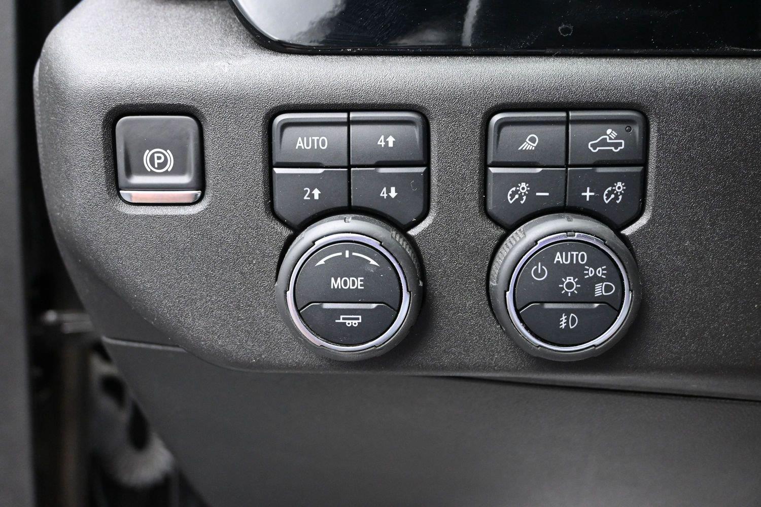 Used 2025 Black Chevrolet High Country image 29