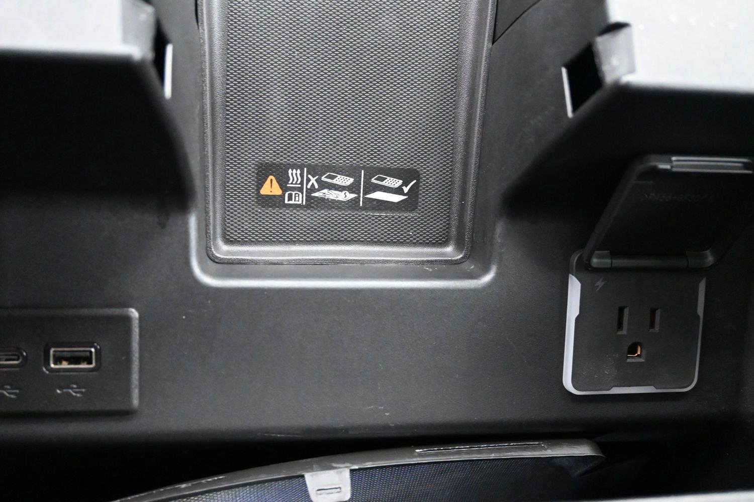 Used 2025 Black Chevrolet High Country image 39