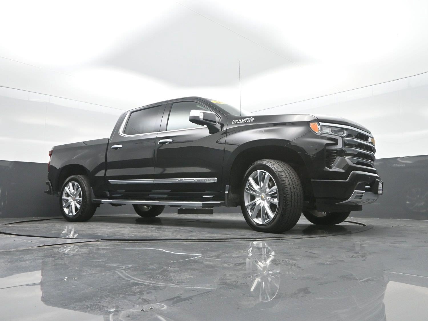 Used 2025 Black Chevrolet High Country image 44