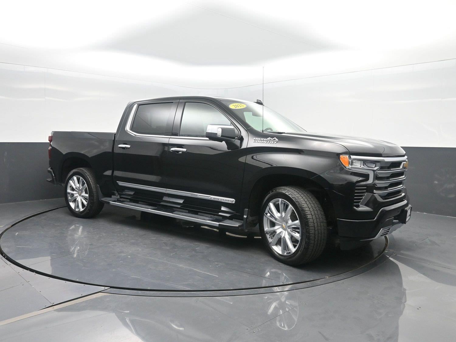 Used 2025 Black Chevrolet High Country image 5