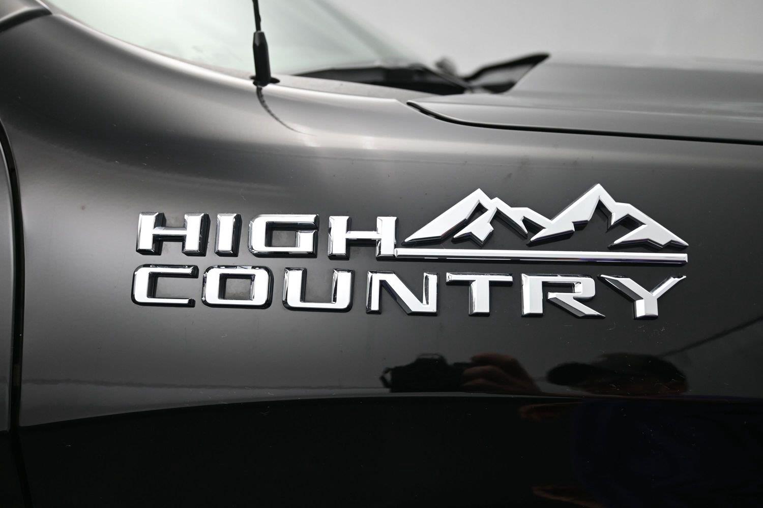 Used 2025 Black Chevrolet High Country image 7