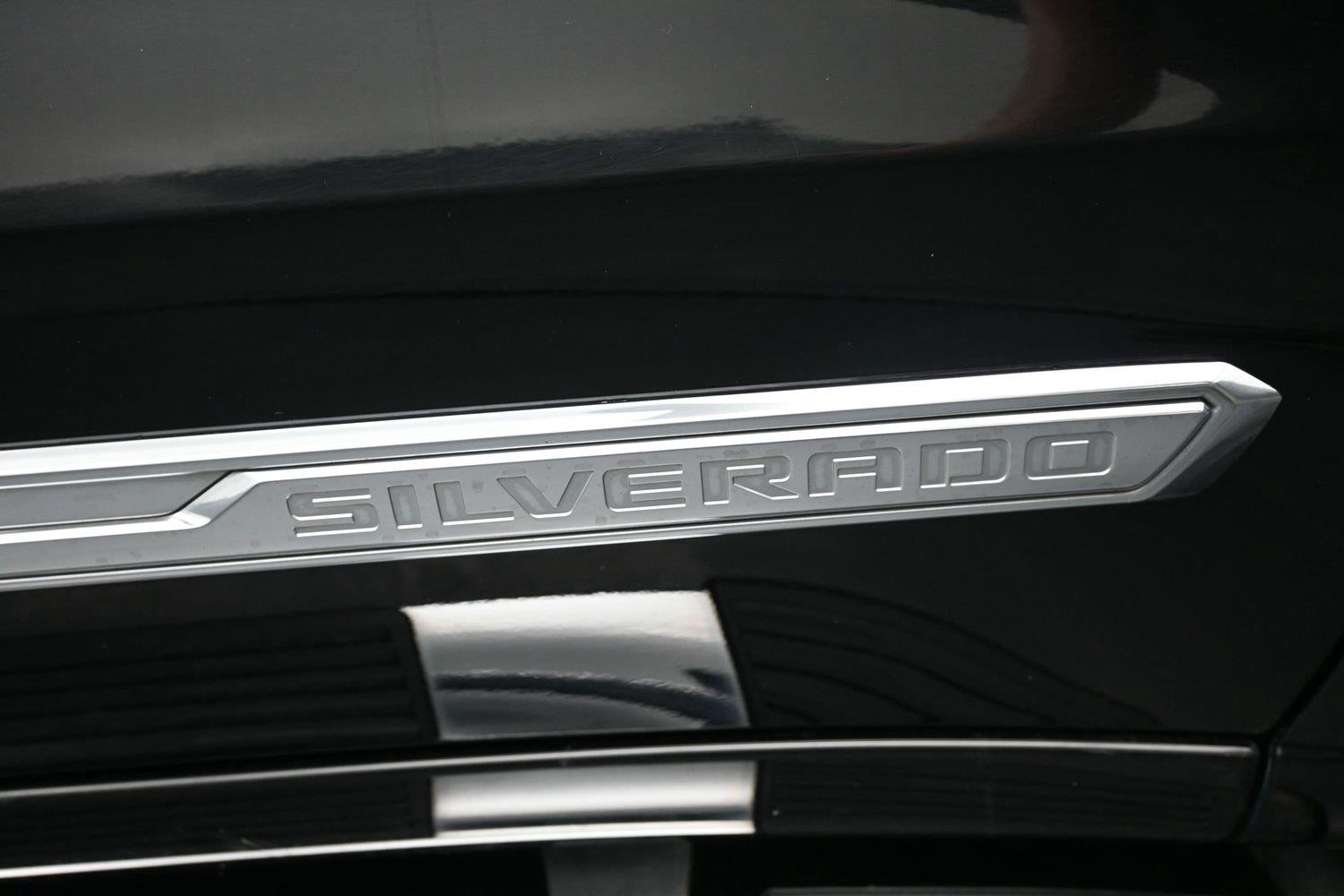 Used 2025 Black Chevrolet High Country image 8