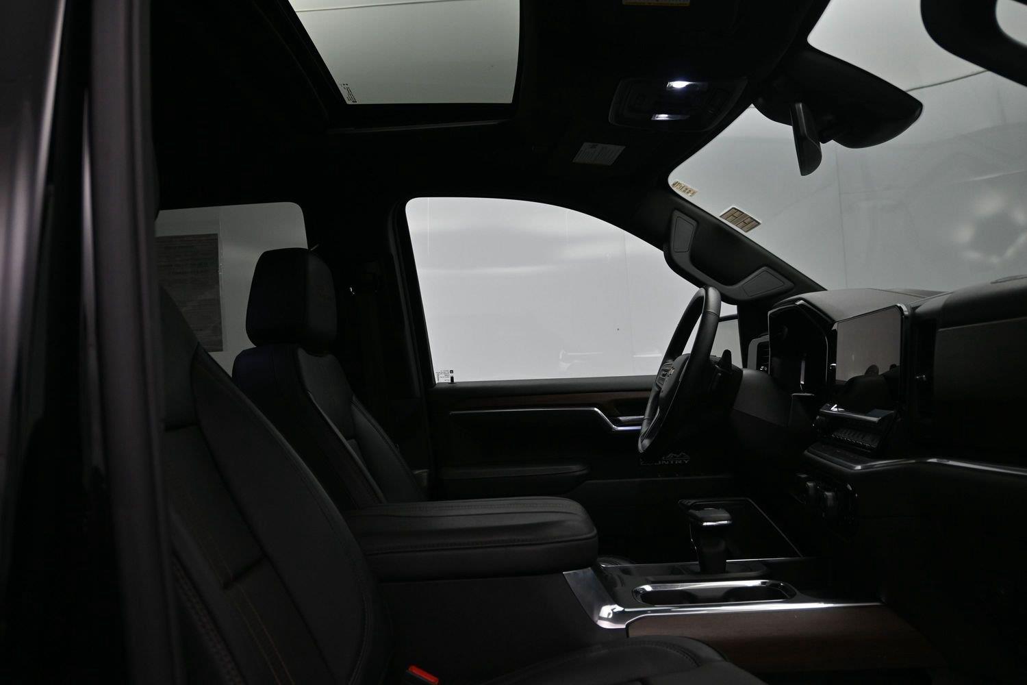 Used 2025 Black Chevrolet High Country image 14