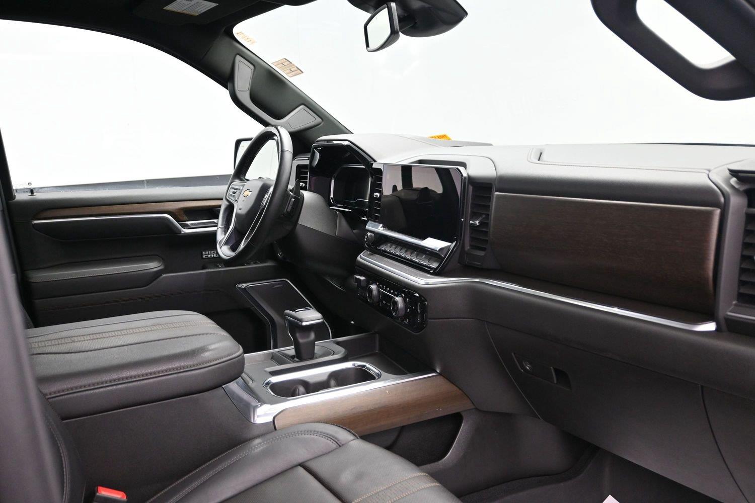 Used 2025 Black Chevrolet High Country image 15