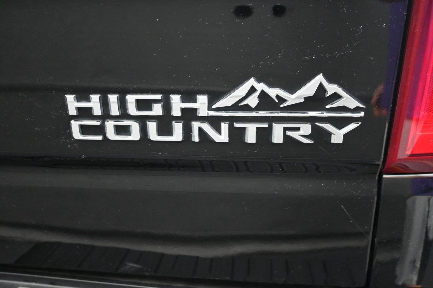 Used 2025 Black Chevrolet High Country image 19
