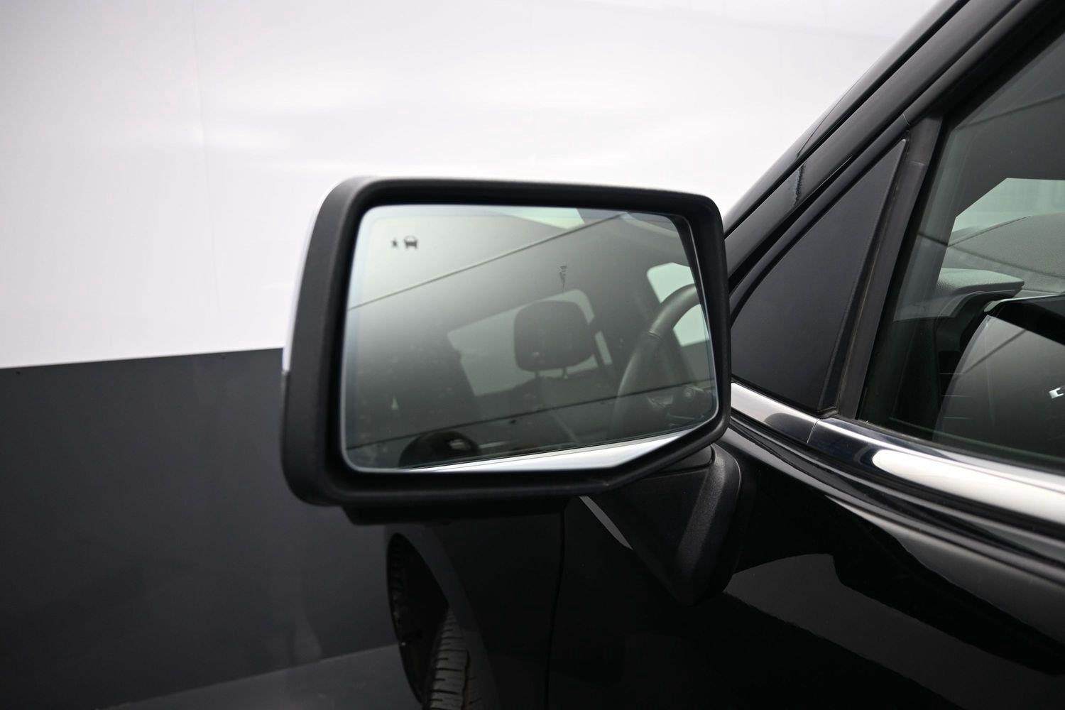 Used 2025 Black Chevrolet High Country image 24