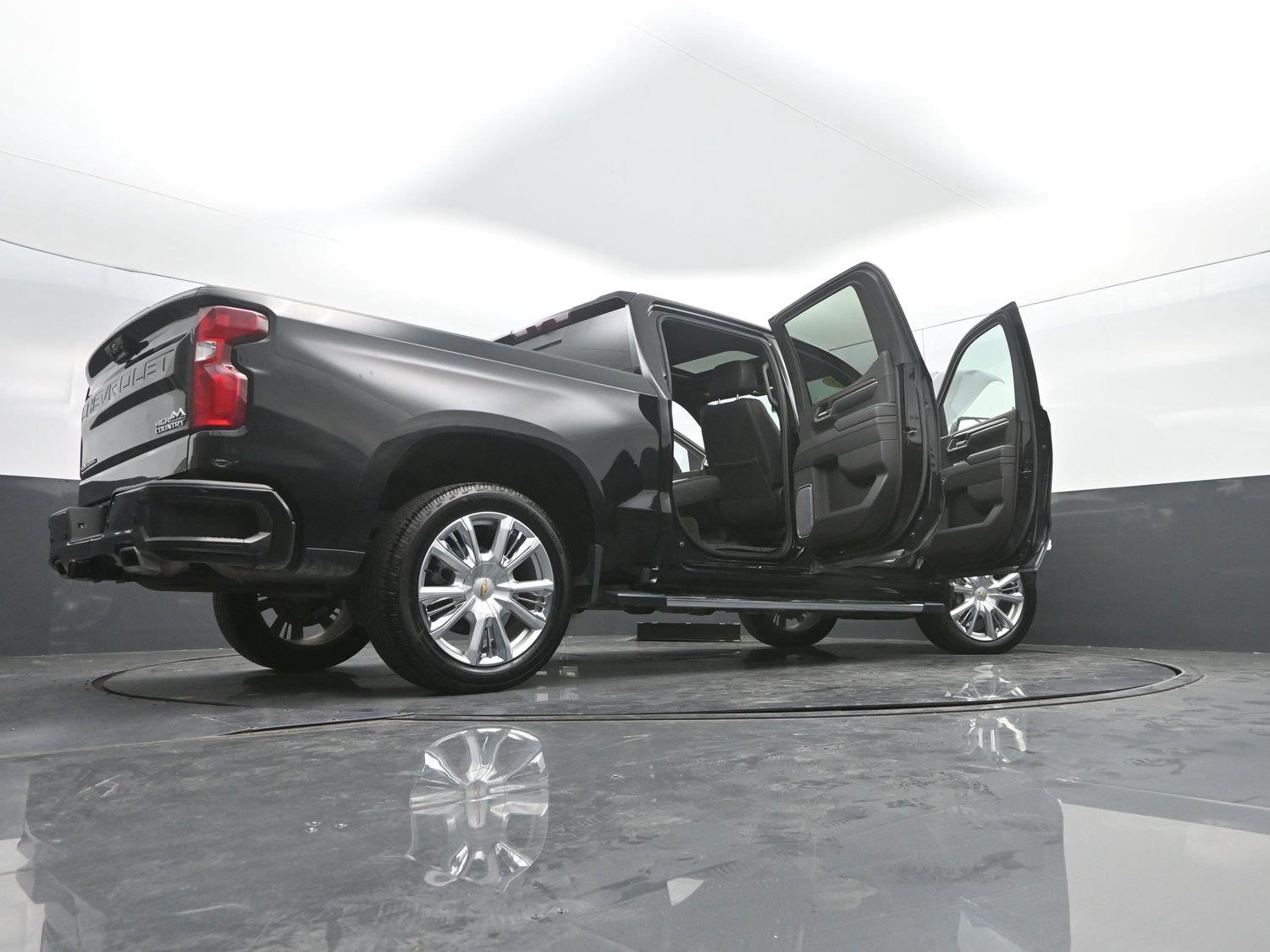 Used 2025 Black Chevrolet High Country image 57