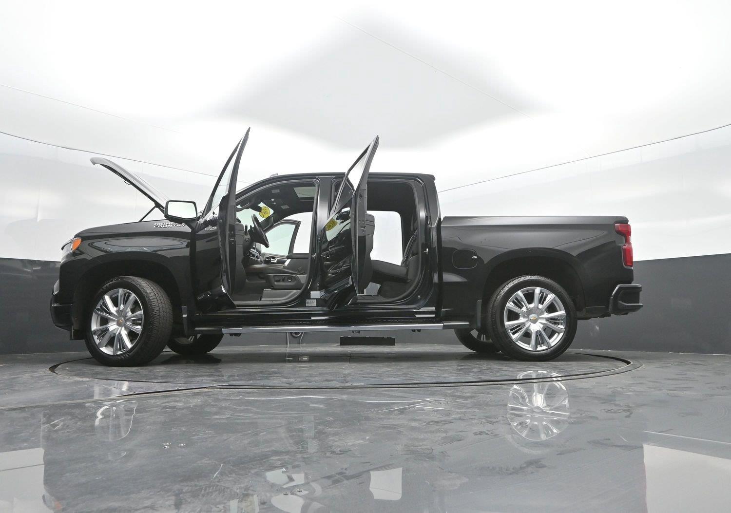 Used 2025 Black Chevrolet High Country image 58