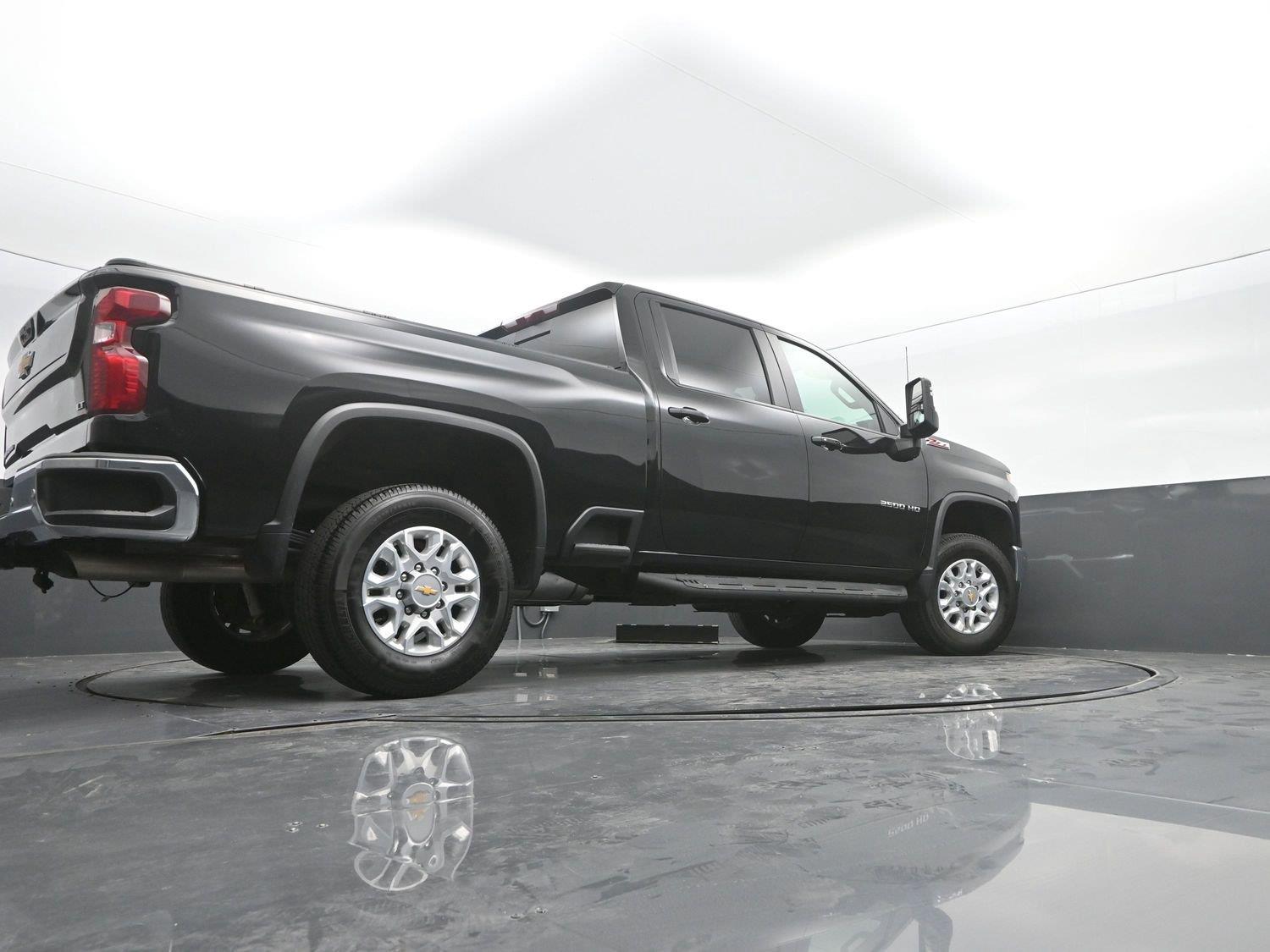Used 2026 Black Chevrolet LT image 39