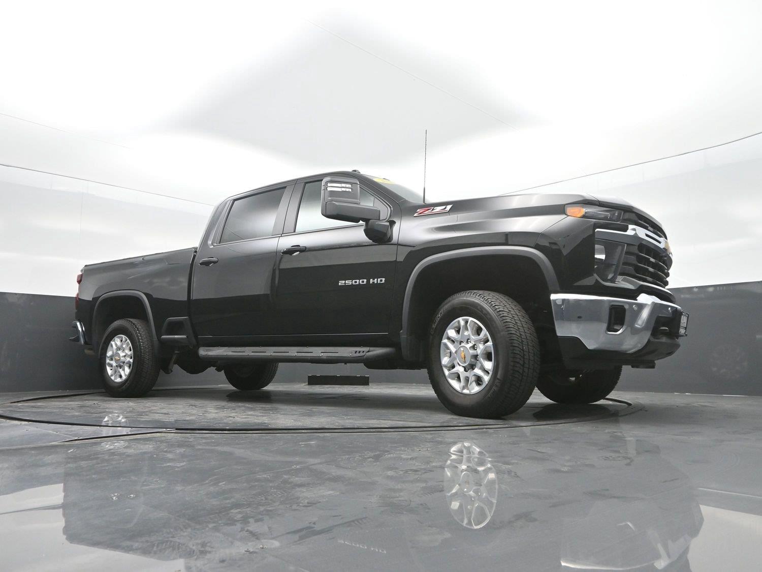 Used 2026 Black Chevrolet LT image 40