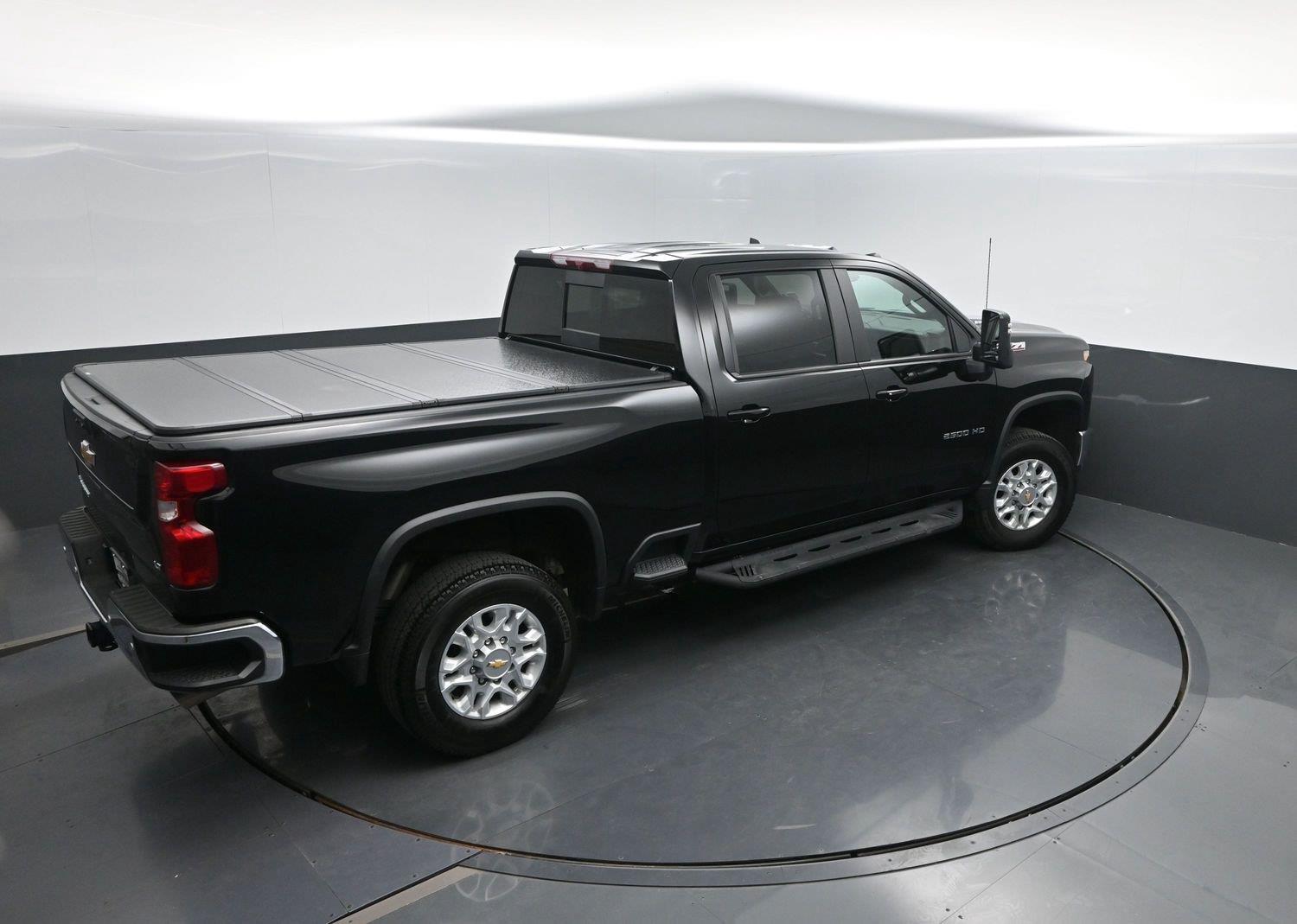 Used 2026 Black Chevrolet LT image 43