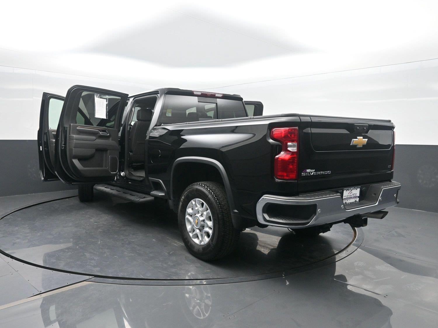 Used 2026 Black Chevrolet LT image 50